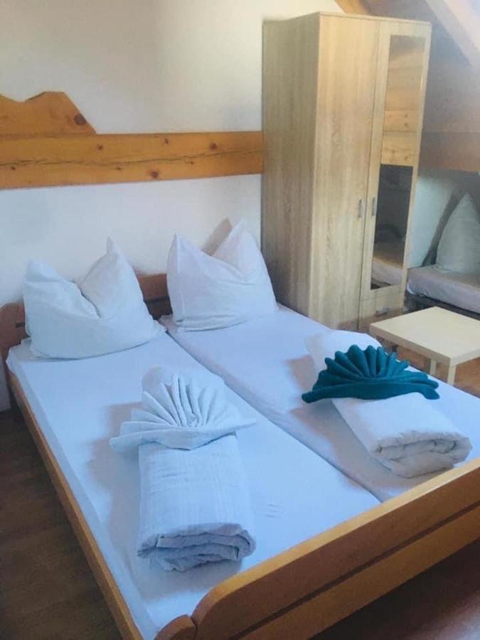 Omladinski Hotel Rostovo Bugojno Bagian luar foto