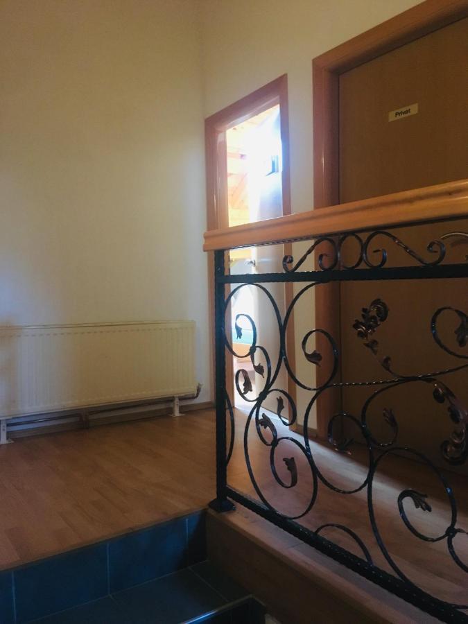 Omladinski Hotel Rostovo Bugojno Bagian luar foto