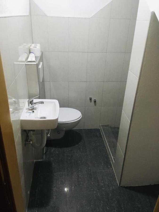 Omladinski Hotel Rostovo Bugojno Bagian luar foto