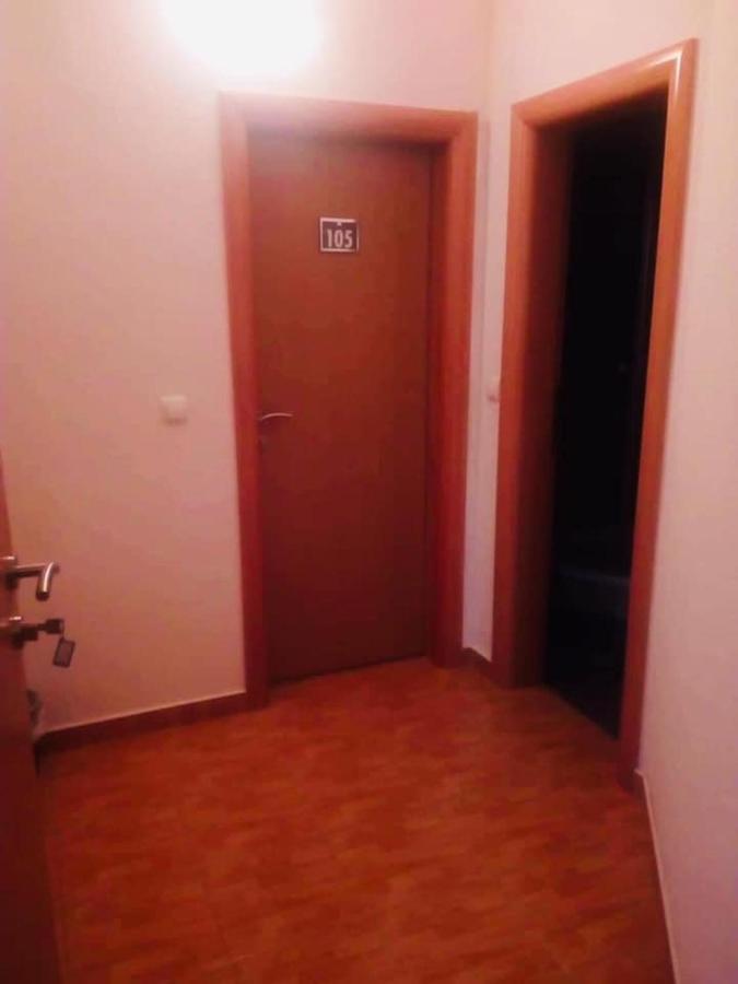 Omladinski Hotel Rostovo Bugojno Bagian luar foto
