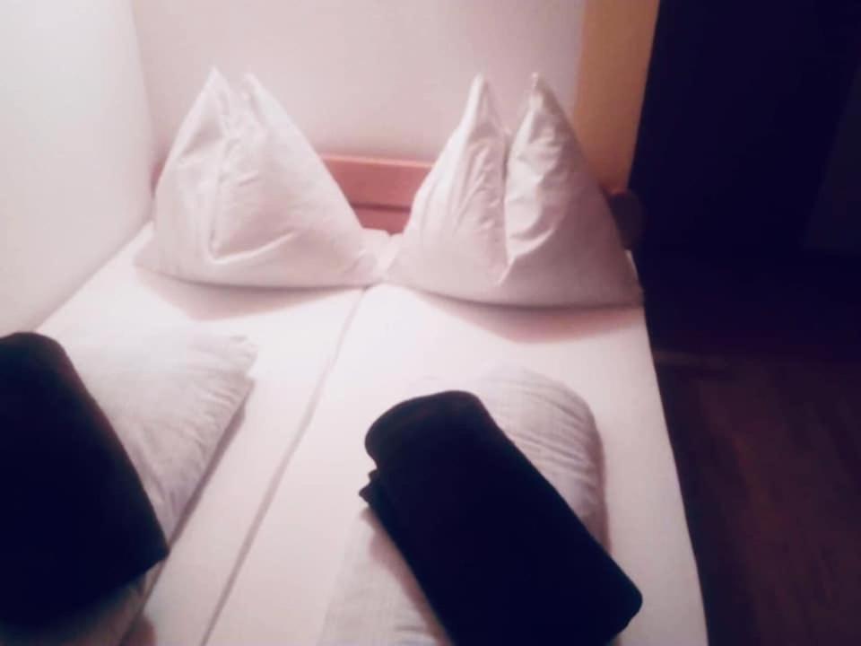 Omladinski Hotel Rostovo Bugojno Bagian luar foto