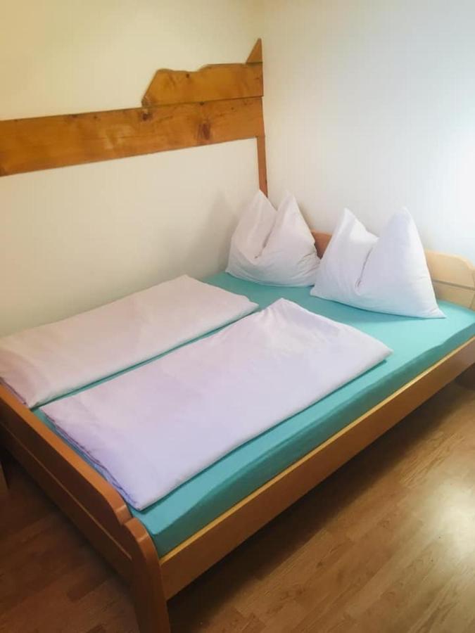 Omladinski Hotel Rostovo Bugojno Bagian luar foto
