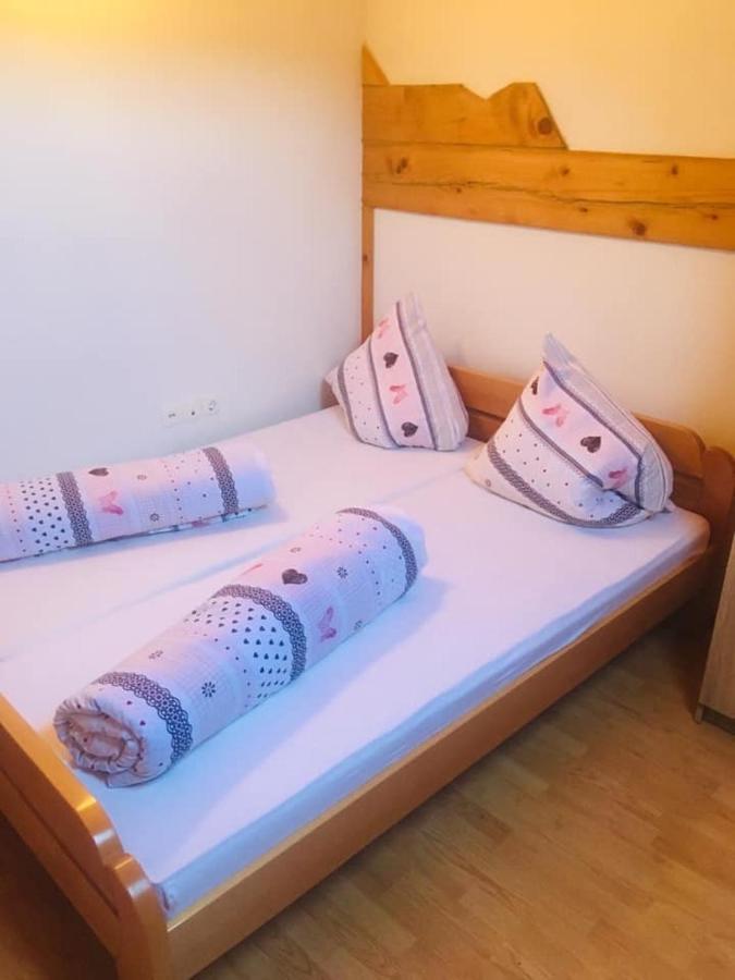 Omladinski Hotel Rostovo Bugojno Bagian luar foto